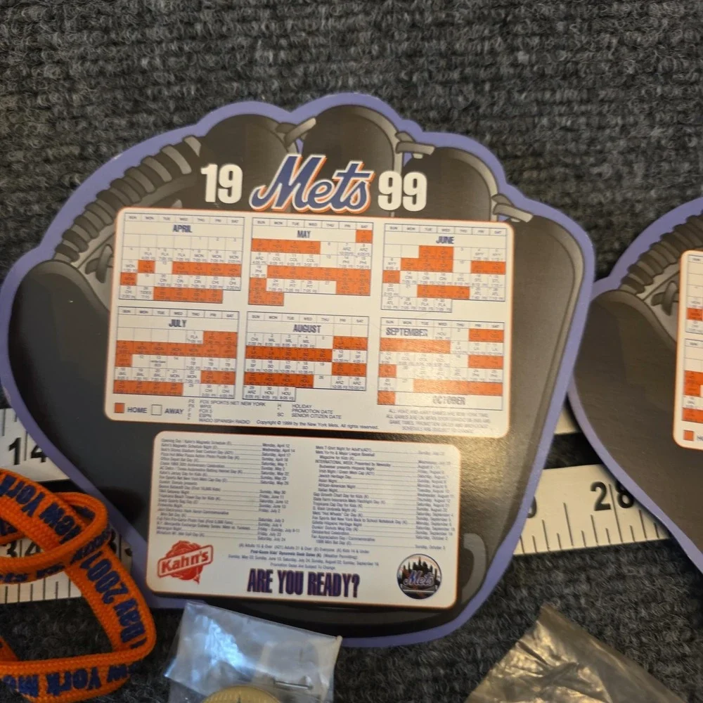 Vintage New York Mets Lot One Size MLB Baseball Pins‎ Keychain Lanyard Schedule